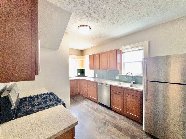 Building Photo - 5039 Miami St