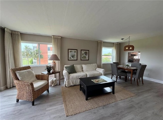 Foto del edificio - 190 Pebble Beach Blvd