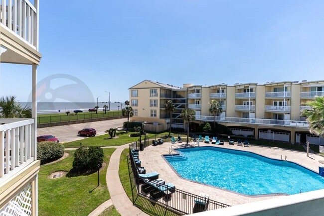 Building Photo - 6300 Seawall Blvd