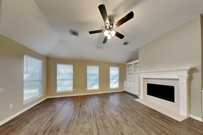 Building Photo - 3830 Paigewood Dr