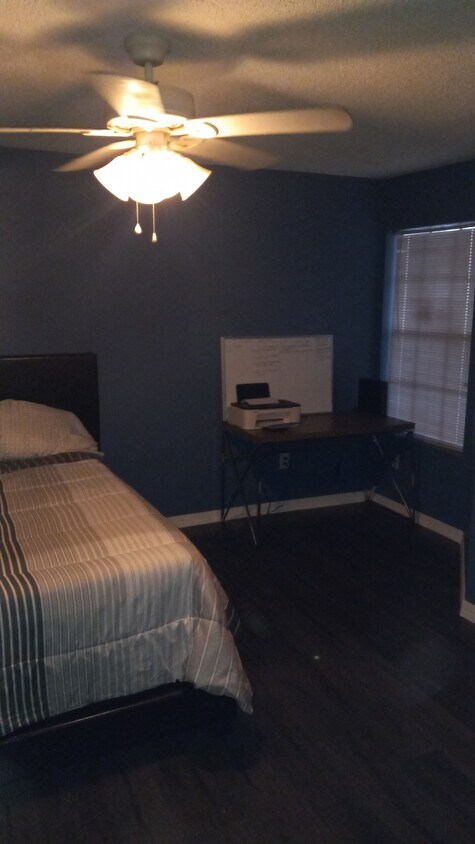 Foto principal - 2750 Holly Hall St