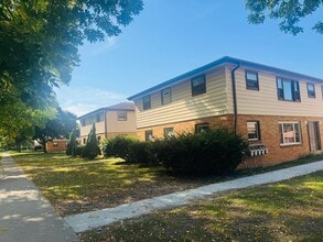 Building Photo - 138 S Grand Ave