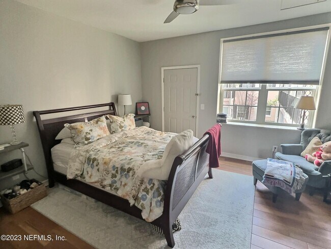 Foto del edificio - 2909 St Johns Ave