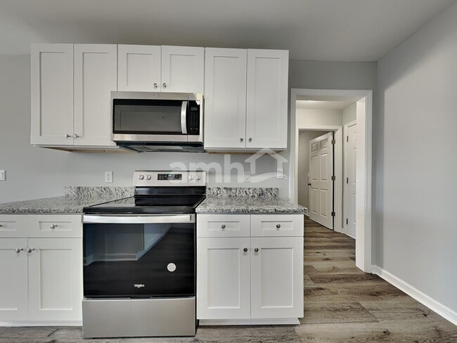 Building Photo - 111 Legends Rd