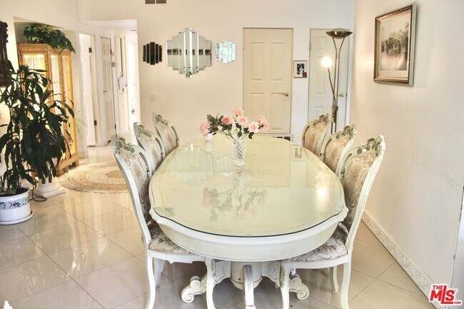 Foto del edificio - 1265 Bienveneda Ave