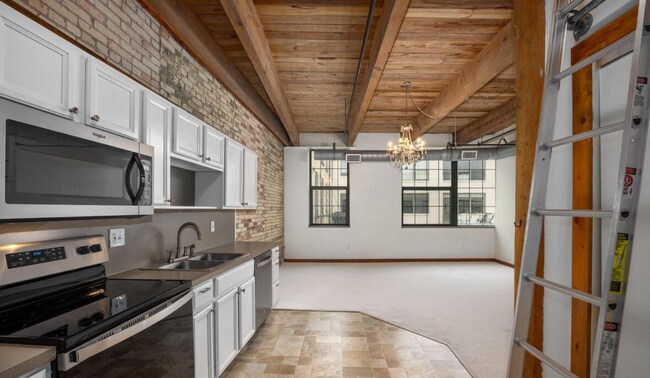 Foto del edificio - 940 Monroe Ave NW