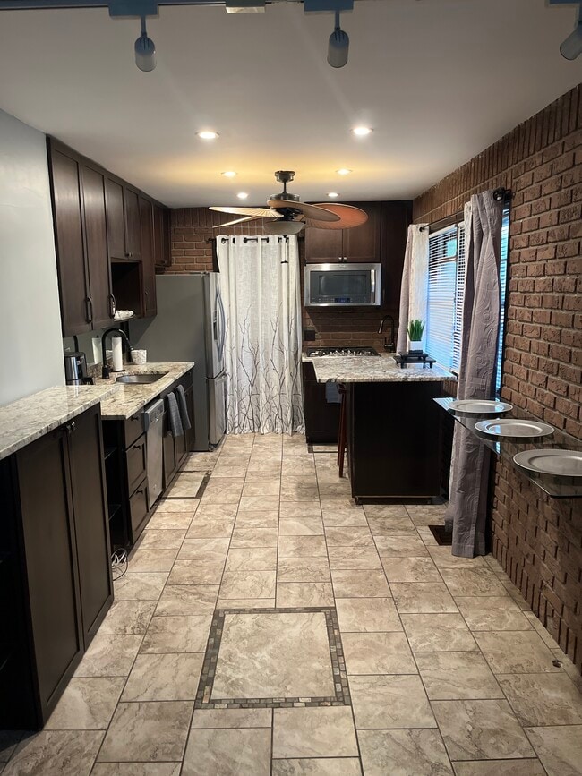 Kitchen/Dining Area - 1356 Acton Rd