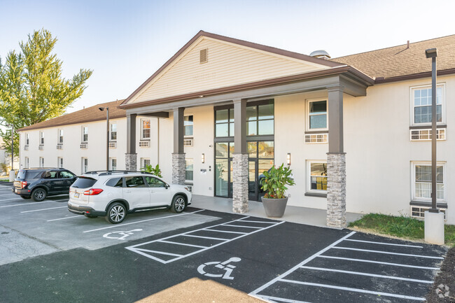 Building 1 - Main Entrance - Studios on Spring