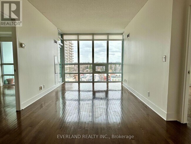 Photo du bâtiment - 901-926 NORTON Ave