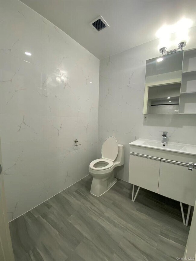 Foto del edificio - 144-27 Sanford Ave