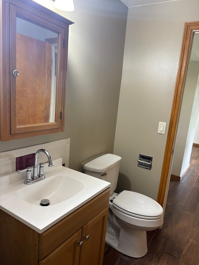 Bathroom #2 - 6313 Cheviot Cir