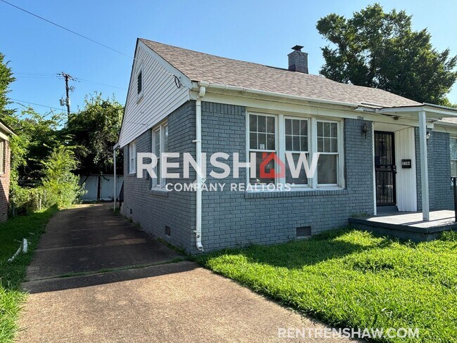 Building Photo - Text the Leasing Team at 901-820-4367 to S...