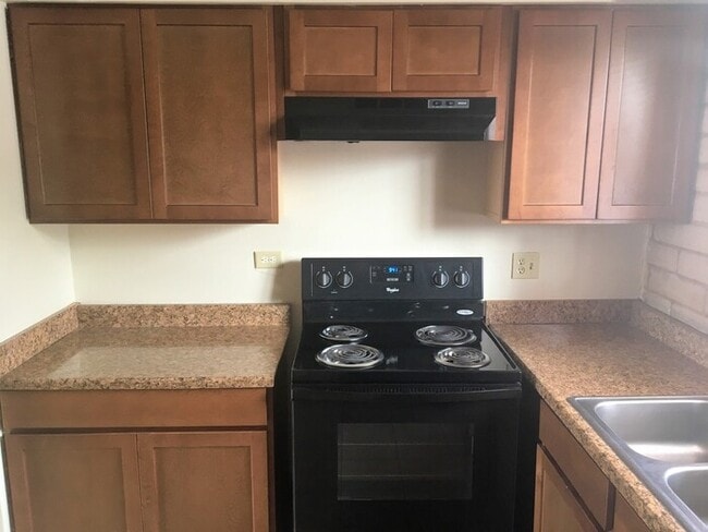 Building Photo - 426 E Navajo Rd