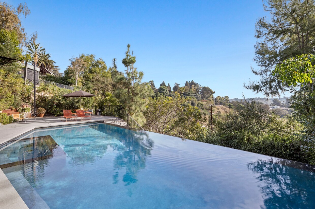 Foto principal - 3772 San Rafael Ave