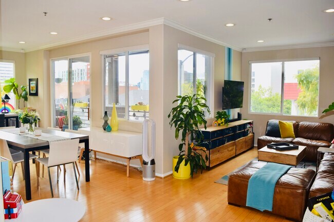 Foto del edificio - 1643 Sixth Ave