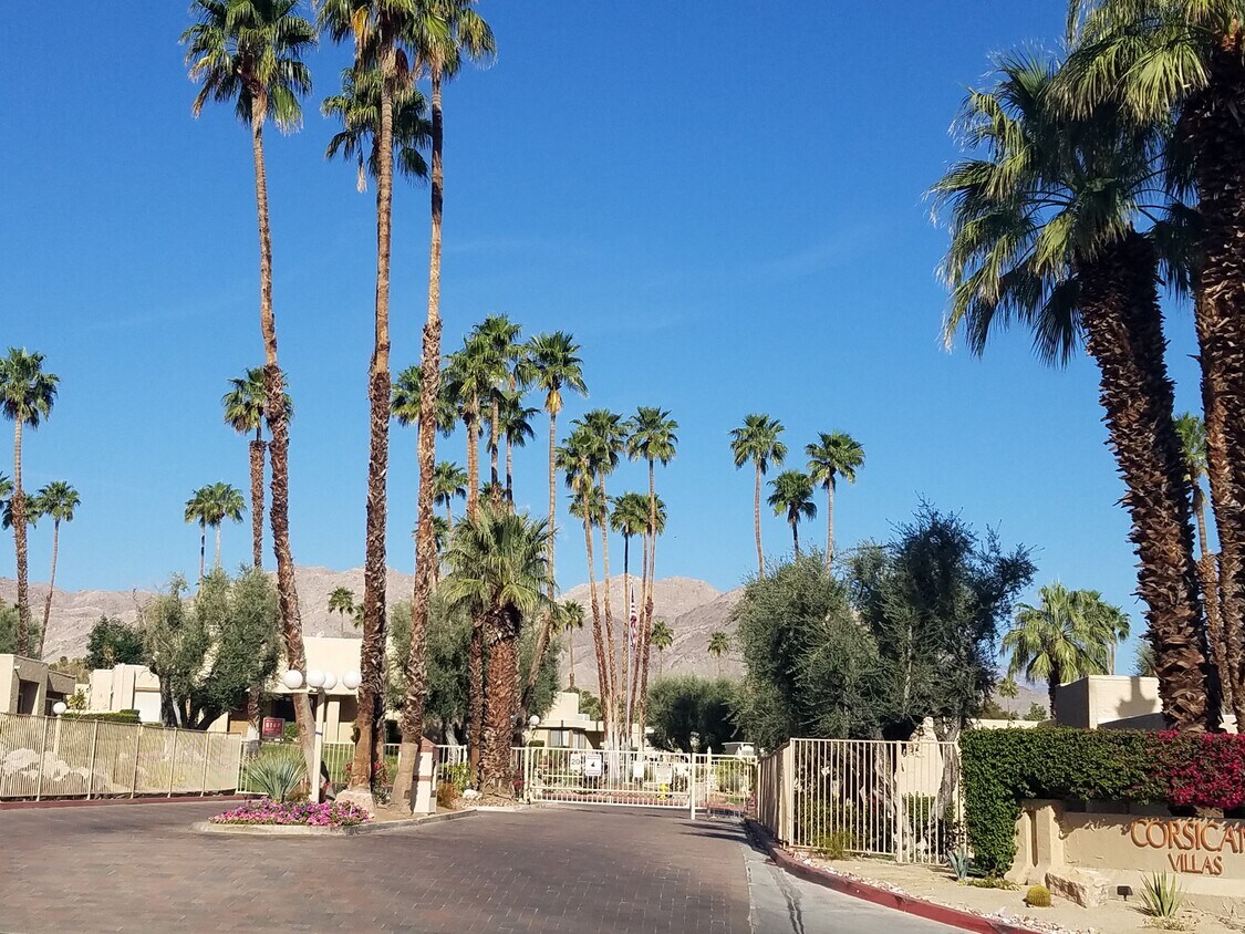 Corsican Villas Portola Entrancee - 73729 Desert Vista Ct