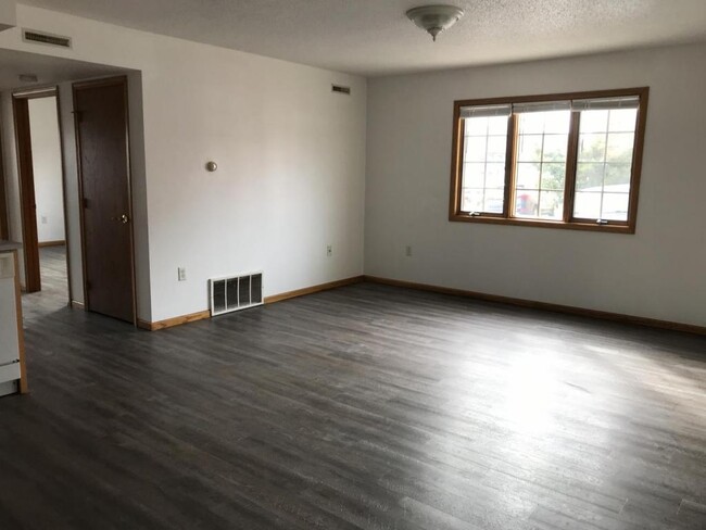 Building Photo - 1710 5th st unit 8 , coralville, iowa 52241