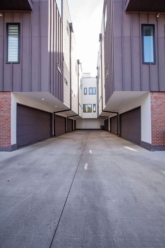 Foto del edificio - 2450 N Garrett Ave