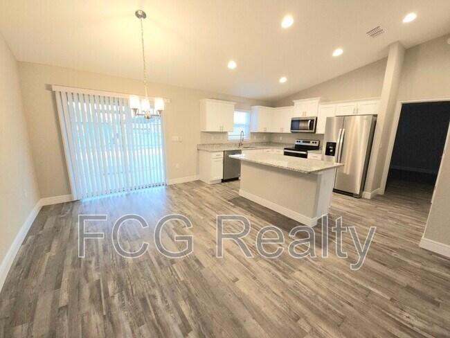 Building Photo - 5 Pine Course Trail