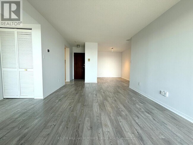 Photo du bâtiment - 18 Hillcrest Ave