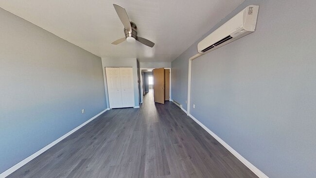 Building Photo - Recently Renovated 2 Bedroom Duplex