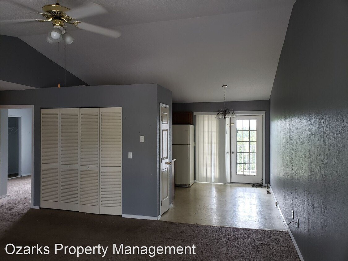 Primary Photo - 2 br, 1 bath House - 405 RED MAPLE