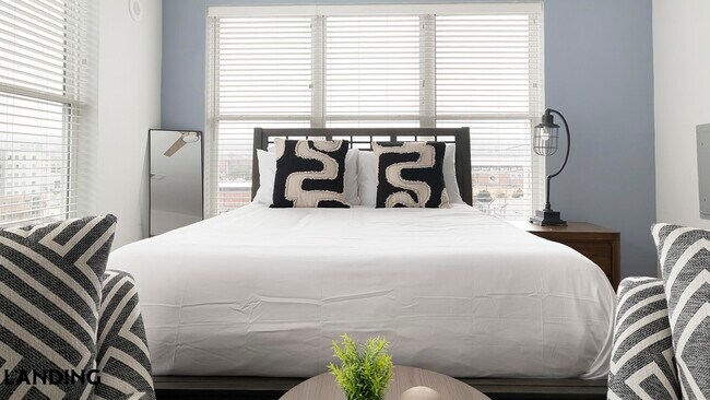 Building Photo - 302 13th St S