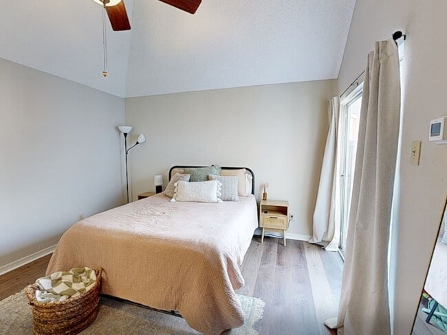 Foto del edificio - 18024 Whispering Gables Ln