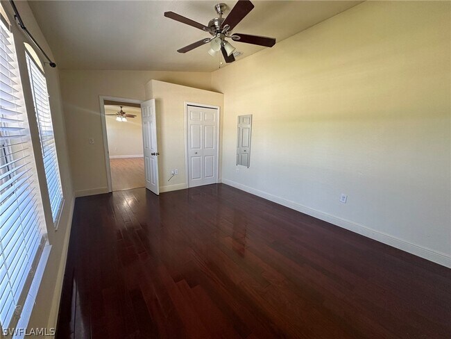 Foto del edificio - 1710 NW 23rd Terrace