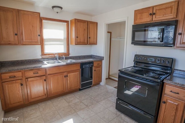 Building Photo - 3 br, 1 bath House - 5712 38th Avenue S