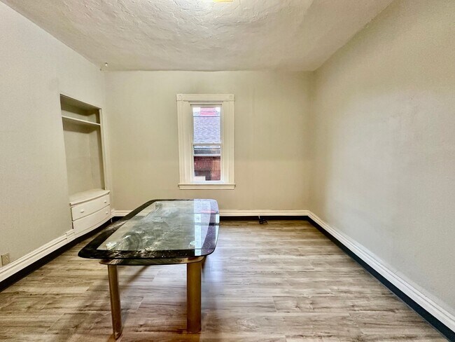 Foto del edificio - 1017 Emporia St