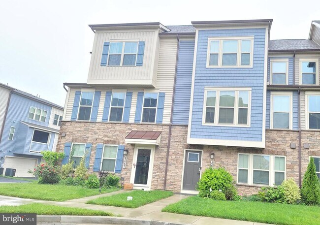Foto del edificio - 8667 Shady Pines Dr