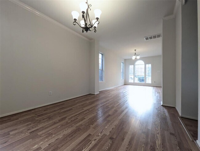 Foto del edificio - 303 N Carriage Hills Dr