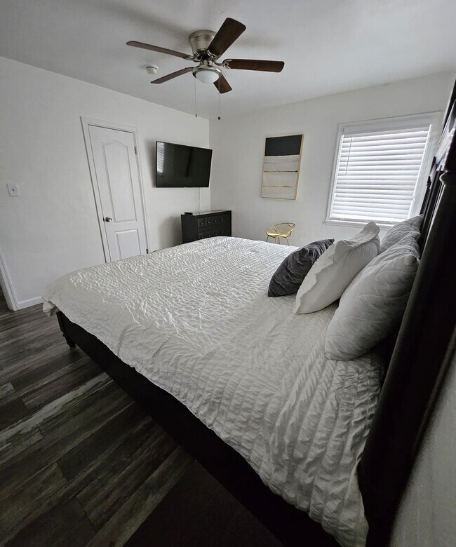 Building Photo - Charming 3-Bedroom Home in the Heart of Las Vegas!