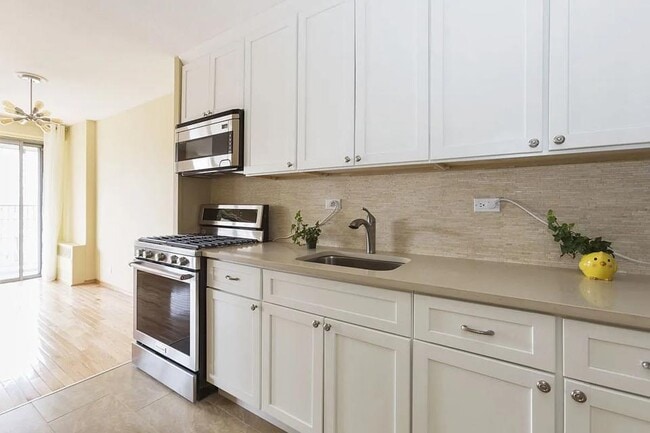 Building Photo - 501 Surf Ave