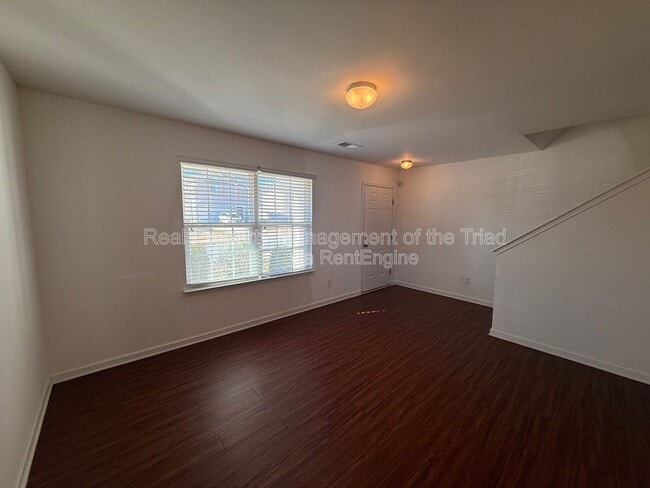 Building Photo - 1907 Northrop Dr