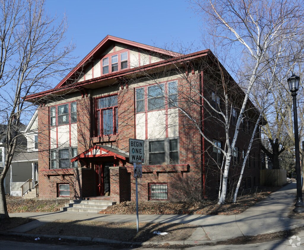 Foto del edificio - 2000 Grand Ave S