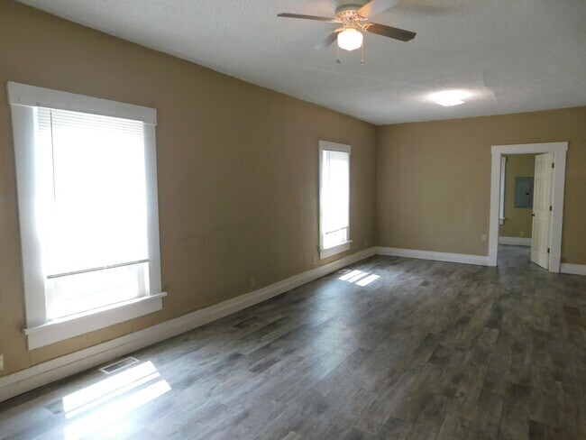 Foto del edificio - Charming 2 Bedroom/1 Bath Home in El Dorado!