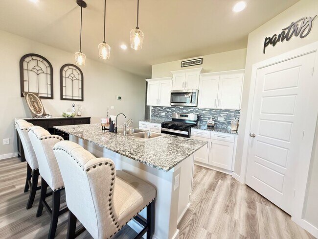 Foto del edificio - 6409 Bluebell Dr