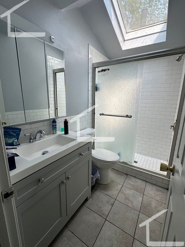 Building Photo - Cleveland Circle 3.5-Bed - Great Price and...