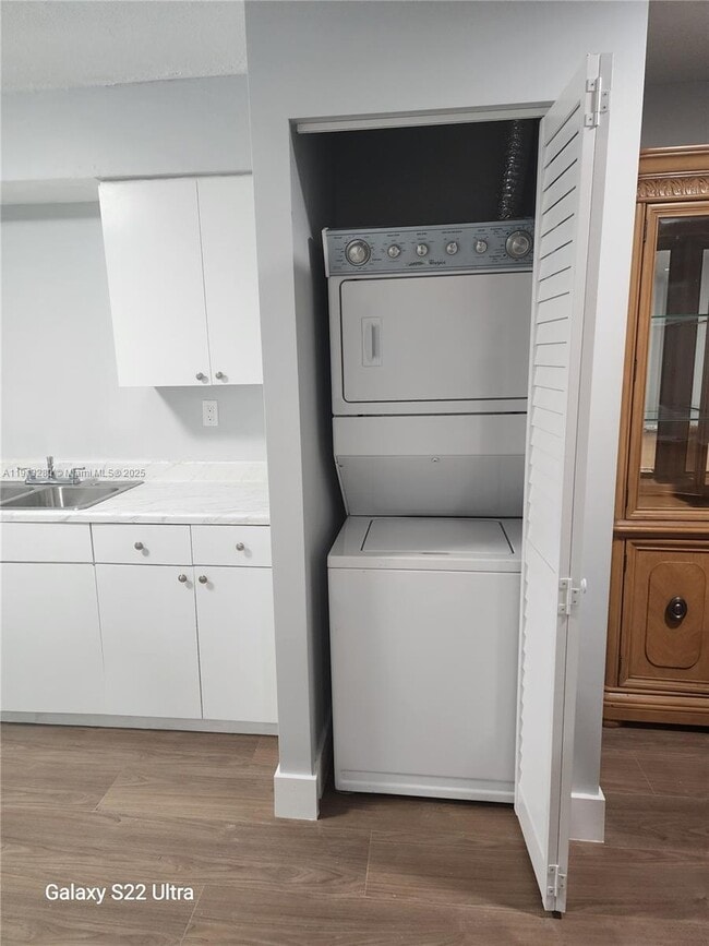 Building Photo - 1371 NE 144th St