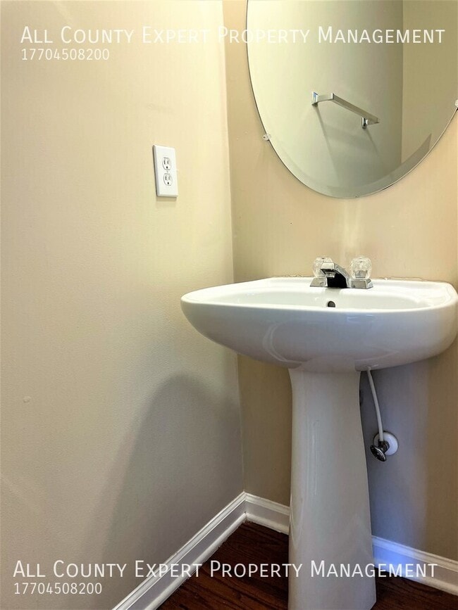Foto del edificio - 520 Lazy River Ln