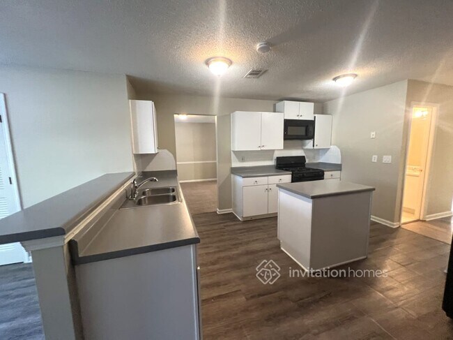 Building Photo - 4722 Redbranch Dr
