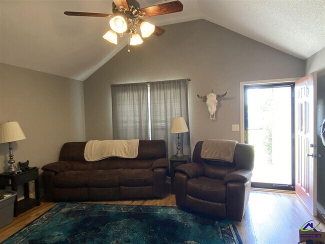 Foto del edificio - 552 Grand Ave