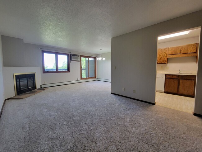 Foto del edificio - 4350 Trenton Ln N