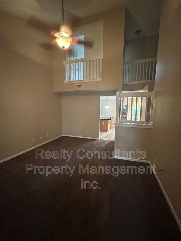 Foto del edificio - 96 Tannenbaum Cir