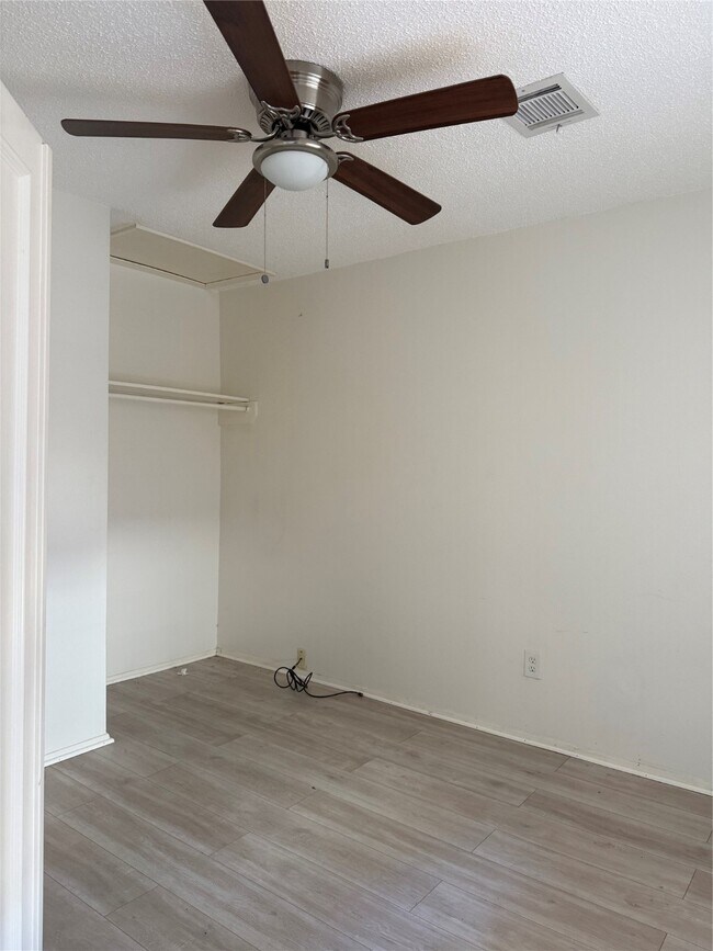 Building Photo - 12550 Newbrook Dr