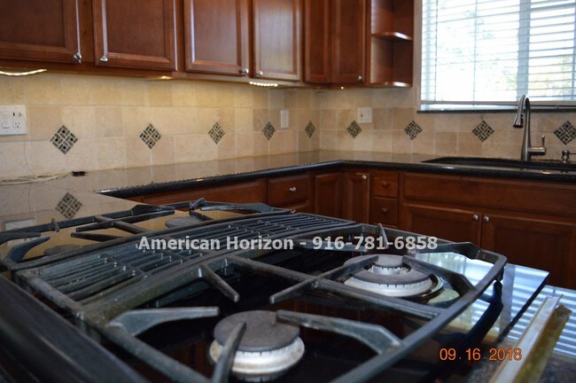 Building Photo - 1103 Meadow Oaks Dr