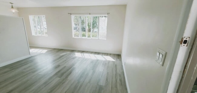 Building Photo - 312 Avenida Cabrillo