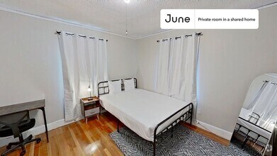 Building Photo - Private bedroom in 4 bed/1 bath Home